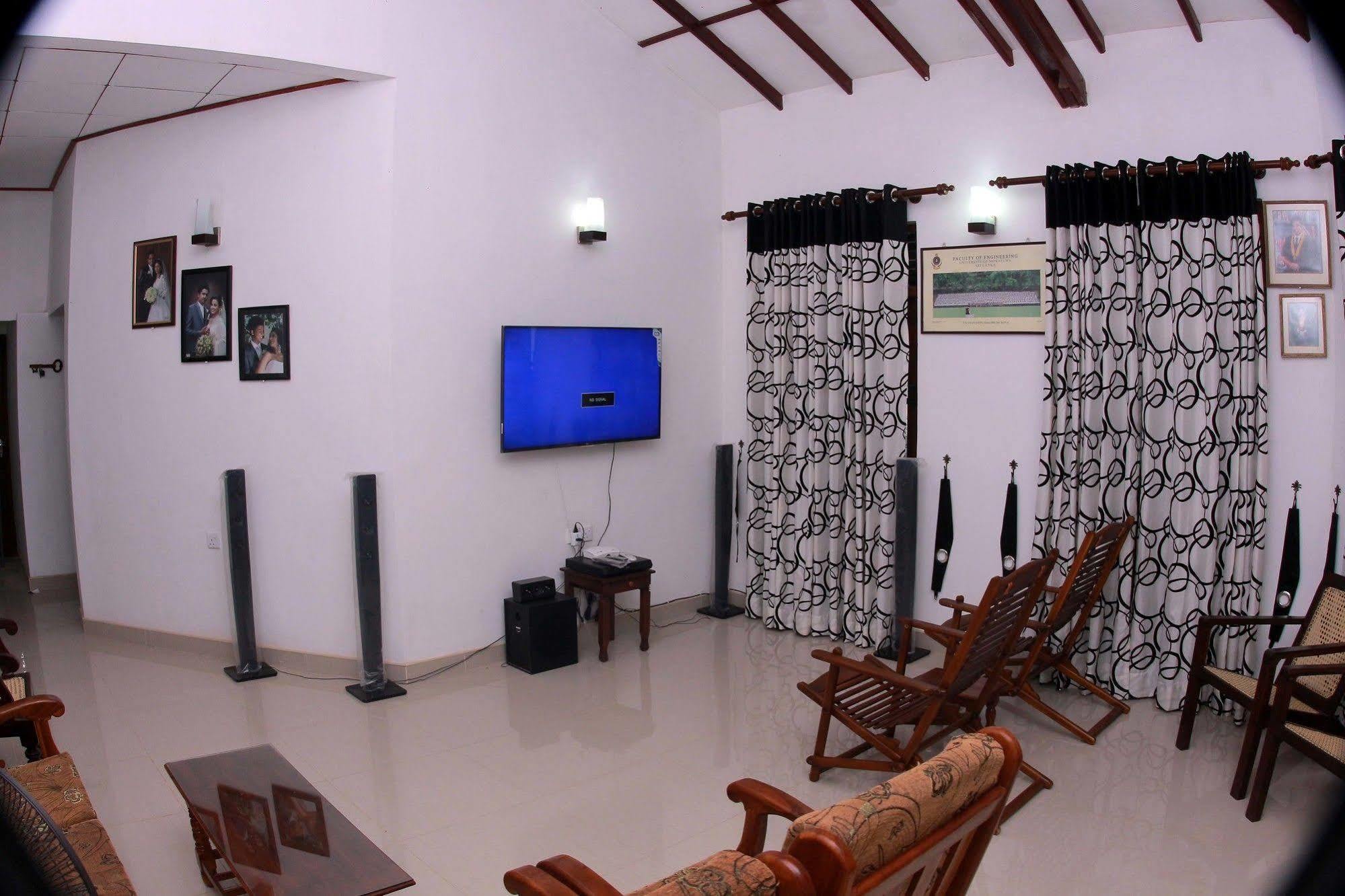 The Hermitage Negombo Kurana Katunayaka Exterior photo